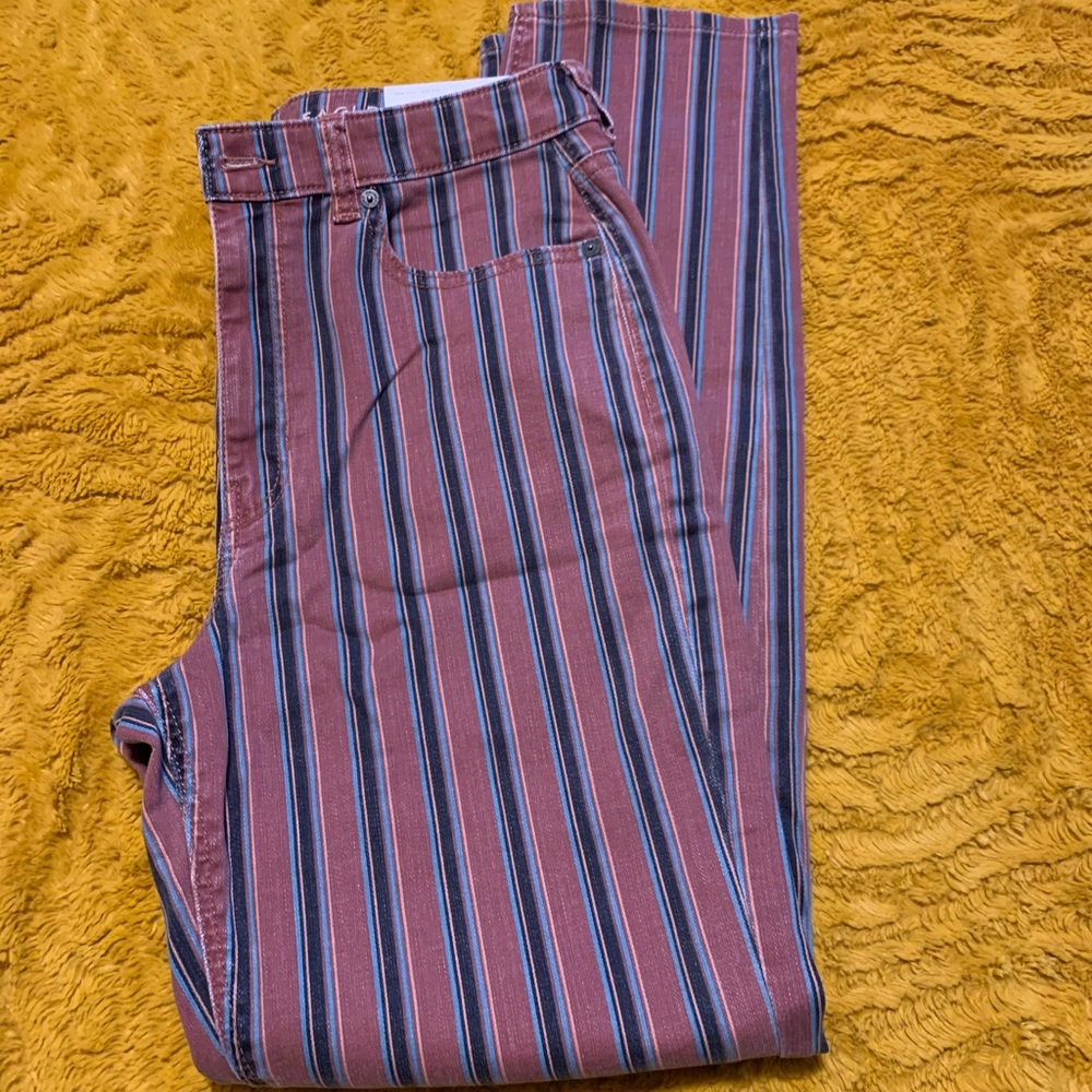 BRAND NEW AE Mom Jean
